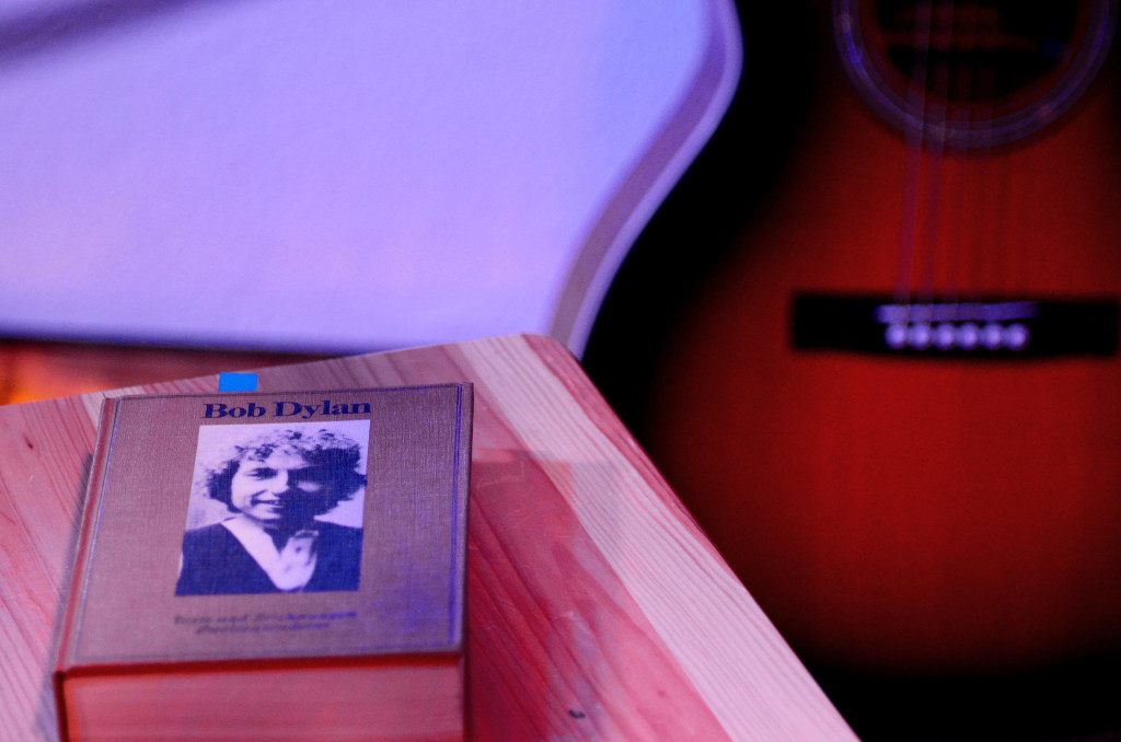 140213_t.basco_perform_bobdylan_af1